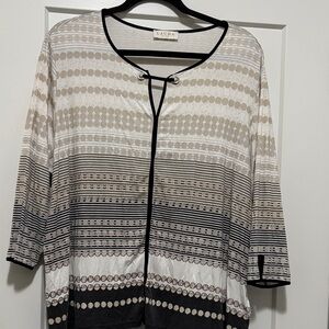 Laura Women's Black and White Patterned Top